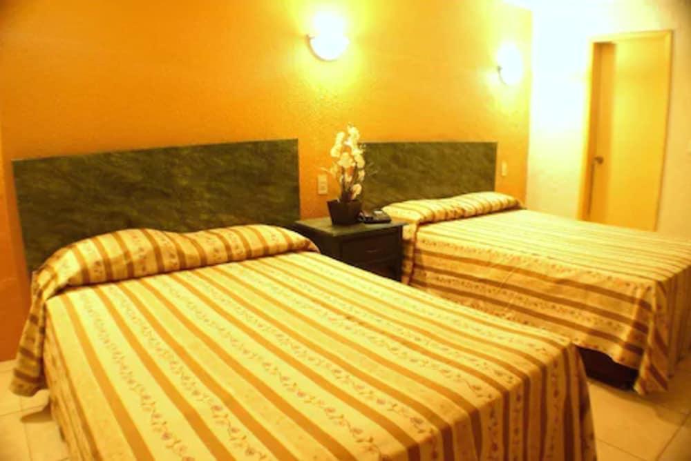 Hotel Latino Guadalajara Exterior foto